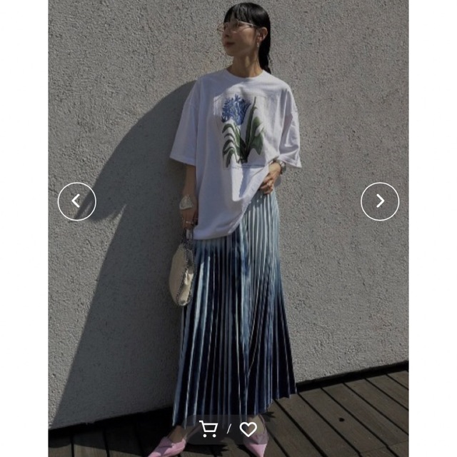 Ameri VINTAGE(アメリヴィンテージ)のAMERI DROOP FLOWER BIG TEE レディースのトップス(Tシャツ(半袖/袖なし))の商品写真