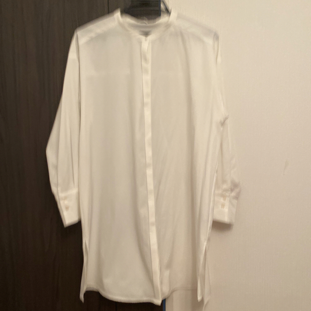 chocol raffine robe(ショコラフィネローブ)のホワイトロングシャツ　長袖 レディースのトップス(シャツ/ブラウス(長袖/七分))の商品写真