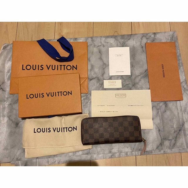 LOUIS VUITTON(ルイヴィトン)のルイヴィトン  ポルトフォイユクレマンス　ローズバレリーヌ レディースのファッション小物(財布)の商品写真