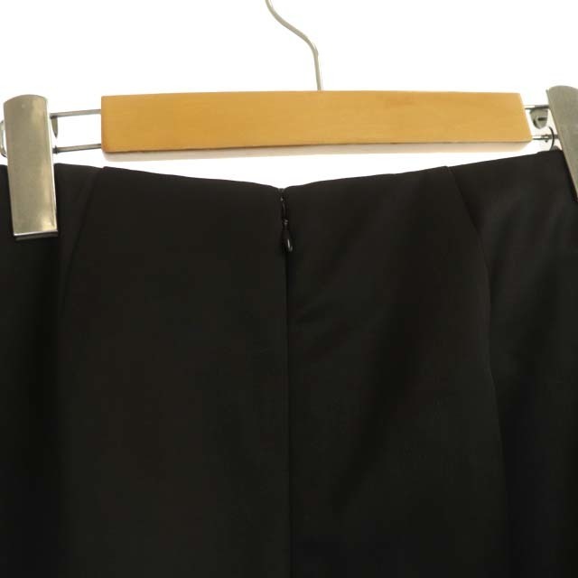 SNIDEL(スナイデル)のスナイデル 22AW バックデザインスカショーパン パンツ 台形スカート ミニ レディースのパンツ(ショートパンツ)の商品写真