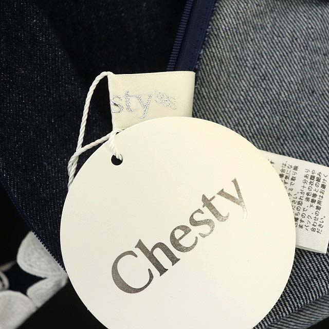 Chesty(チェスティ)のチェスティ フラワーレースジャンパースカート タイト ロング デニム 1 紺 白 レディースのスカート(ロングスカート)の商品写真