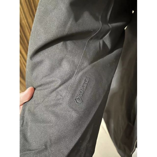 ARC'TERYX(アークテリクス)サーミパーカ 黒 Sサイズ 贅沢品 52.0%OFF