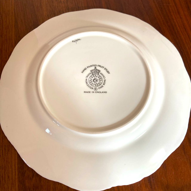 Royal Worcester(ロイヤルウースター)の希少　ロイヤルウースター　ペインテッドフルーツ　プレート エンタメ/ホビーの美術品/アンティーク(陶芸)の商品写真