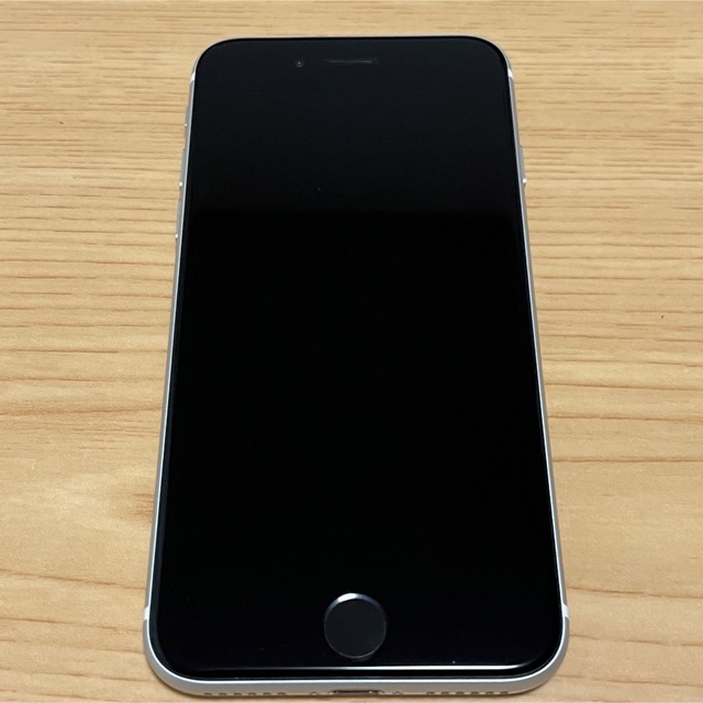 iPhone SE 第2世代 64GB スマホ/家電/カメラのスマートフォン/携帯電話(スマートフォン本体)の商品写真