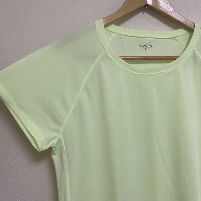 GU(ジーユー)のGU トップス レディースのトップス(Tシャツ(半袖/袖なし))の商品写真