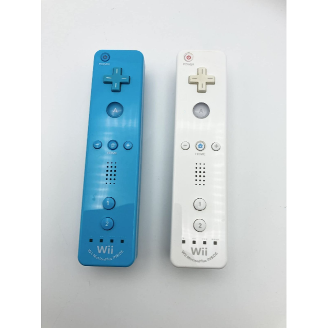 AuieF(アウィーエフ)の中古 Wii本体 (シロ) Wiiリモコンプラス2個、Wiiスポーツリゾート同梱 エンタメ/ホビーのゲームソフト/ゲーム機本体(家庭用ゲーム機本体)の商品写真