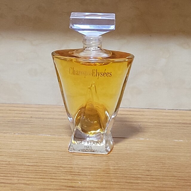 GUERLAIN(ゲラン)のGUERLAIN ゲラン  シャンゼリゼ 5mL　香水　パルファム コスメ/美容の香水(香水(女性用))の商品写真