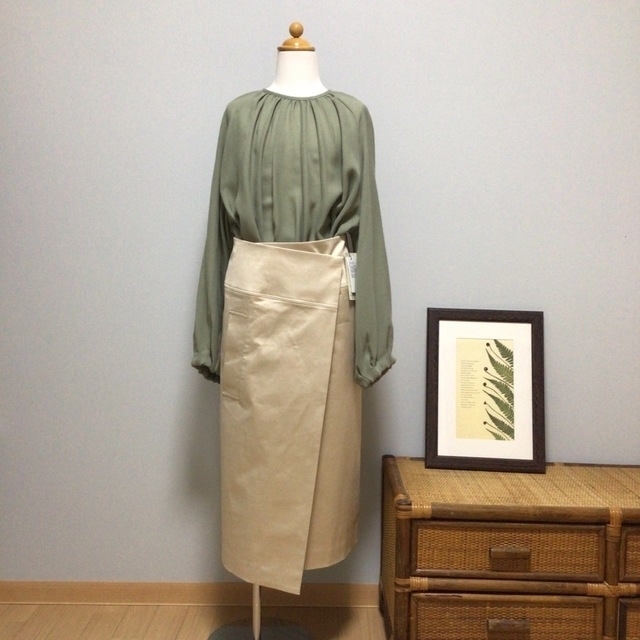 DES PRES(デプレ)の上質 新品タグ付き DES RES デプレ コットンサテンラップスカート☆ レディースのスカート(ロングスカート)の商品写真