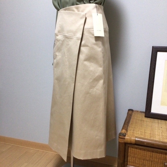 DES PRES(デプレ)の上質 新品タグ付き DES RES デプレ コットンサテンラップスカート☆ レディースのスカート(ロングスカート)の商品写真