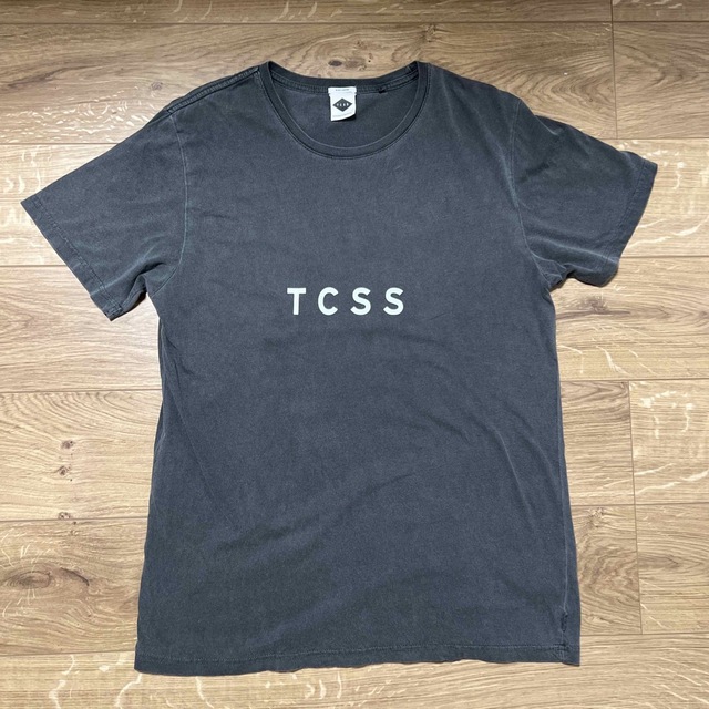 TCSS(ティーシーエスエス)の【TCSS】LOGO TEE【L】 メンズのトップス(Tシャツ/カットソー(半袖/袖なし))の商品写真