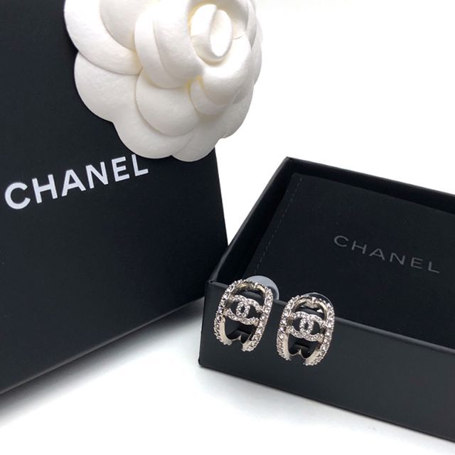 新品 CHANEL シャネル CCロゴ ピアス