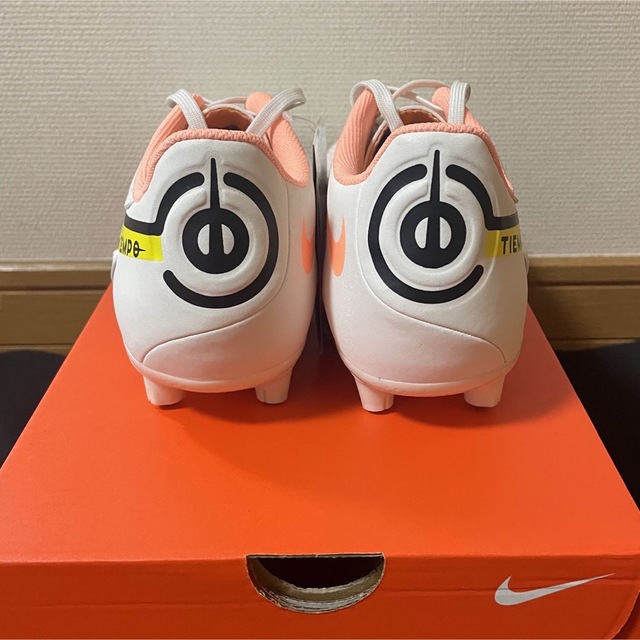 NIKE(ナイキ)の27㎝★新品 ナイキ ティエンポ レジェンド9 アカデミー HG スパイク スポーツ/アウトドアのサッカー/フットサル(シューズ)の商品写真