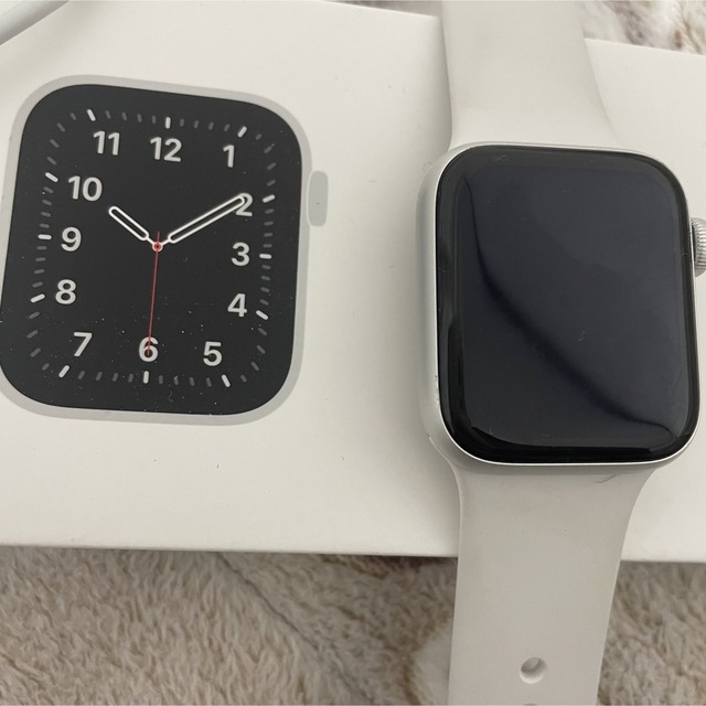 Apple Watch - Apple Watch SE GPSモデル 40mm MYDM2J/A ホワイ…の通販