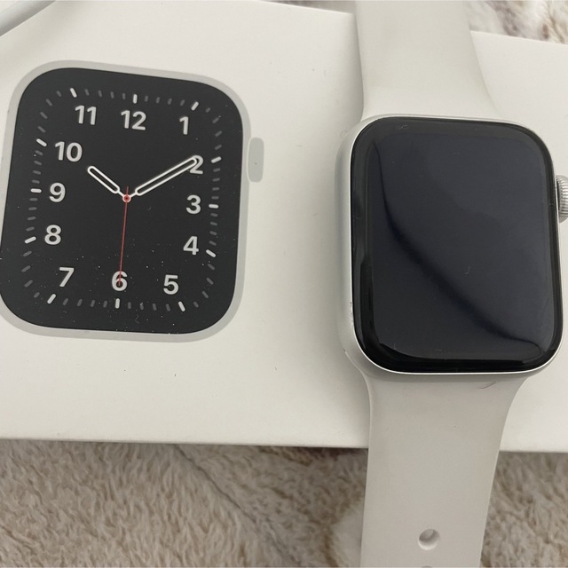 Apple Watch SE GPSモデル 40mm MYDM2J/A ホワイ…