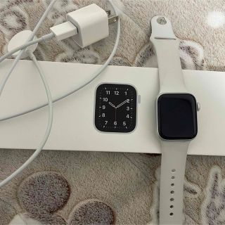 アップルウォッチ(Apple Watch)のApple Watch SE GPSモデル 40mm MYDM2J/A ホワイ…(その他)