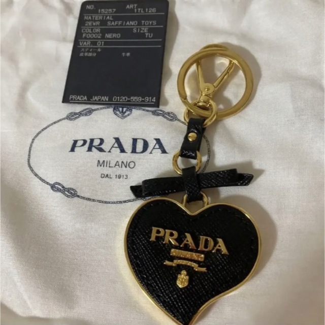 美品！PRADA ハート リボン キーリング サフィアーノレザー 黒