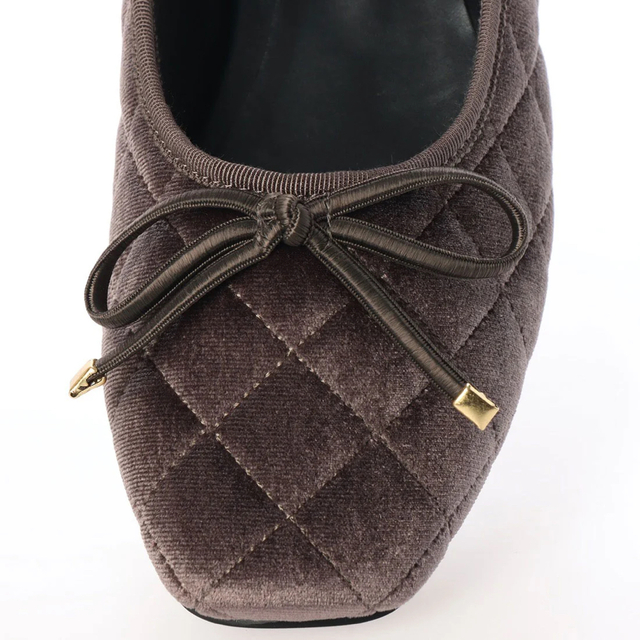 【SOROTTO】スクエアトゥキルティングバレエシューズ　グレー レディースの靴/シューズ(バレエシューズ)の商品写真