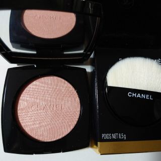 CHANEL プードゥル ルミエール  限定カラー 30