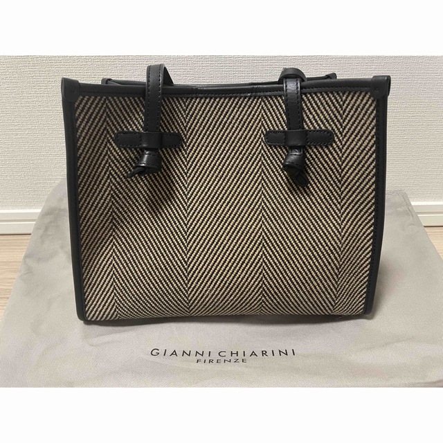 GIANNI CHIARINI(ジャンニキャリーニ)の【GIANNI CHIARINI】トートバッグ（A4サイズ◎） レディースのバッグ(トートバッグ)の商品写真