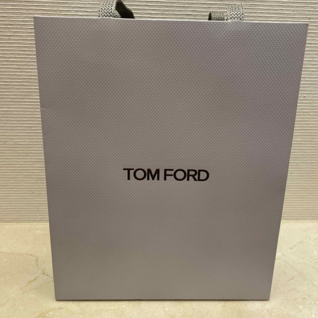 TOM FORD BEAUTY(トムフォードビューティ)のトムフォード　限定品　新品　エレクトリックチェリー　アイカラークォード コスメ/美容のベースメイク/化粧品(アイシャドウ)の商品写真