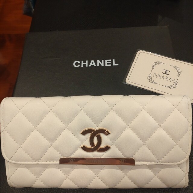 CHANEL(シャネル)のシャネル長財布 レディースのファッション小物(財布)の商品写真