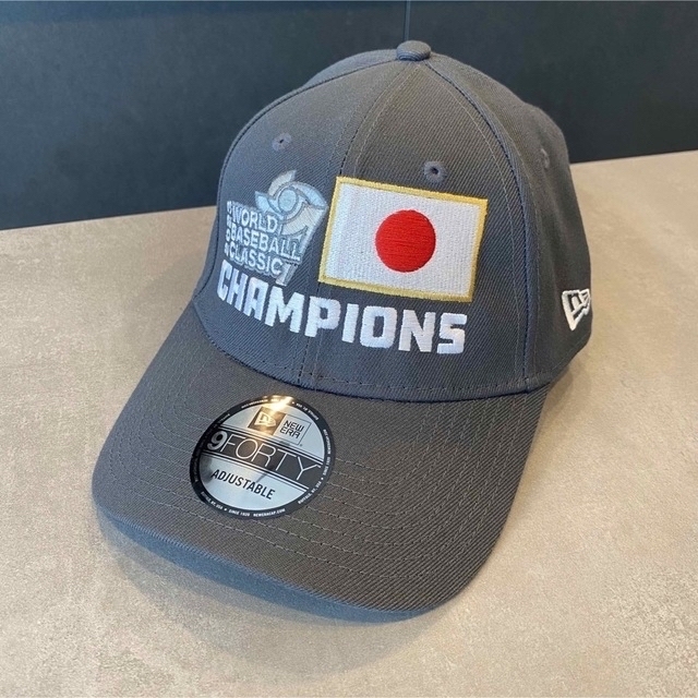 MLB(メジャーリーグベースボール)の【即発送赤字】WBC2023 Japan 優勝記念キャップ メンズの帽子(キャップ)の商品写真