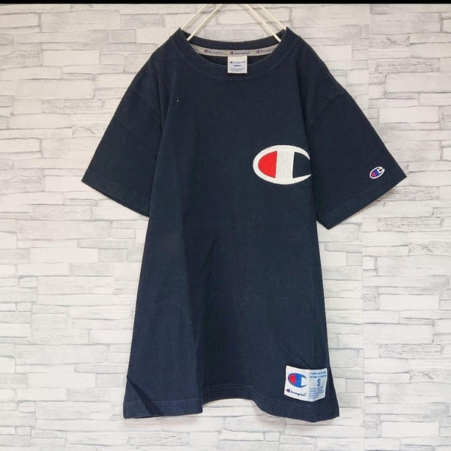 Champion(チャンピオン)のChampion チャンピオン ネイビー Tシャツ デカロゴ ビッグロゴ 目 メンズのトップス(Tシャツ/カットソー(半袖/袖なし))の商品写真