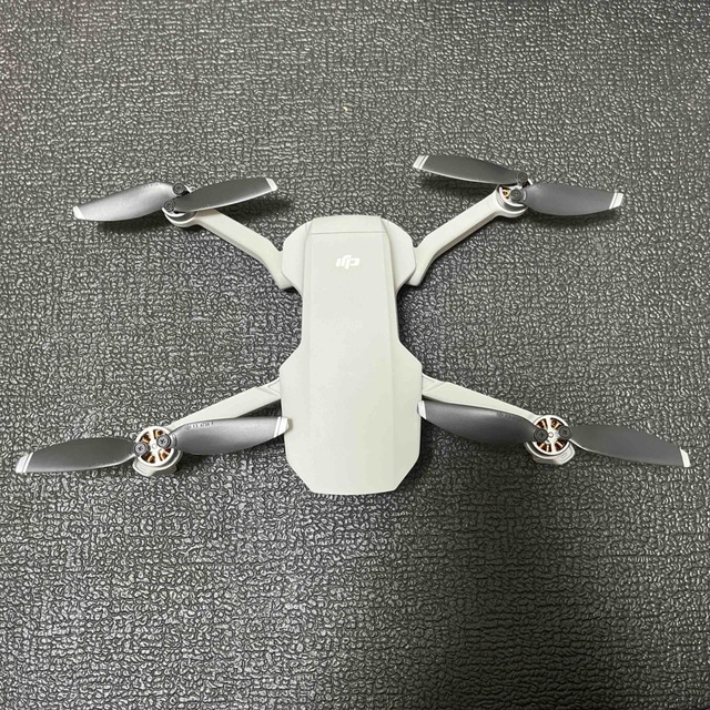 Inspire（DJI）(インスパイア)のマビックミニフライモアコンボ スマホ/家電/カメラのカメラ(その他)の商品写真