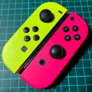 ニンテンドースイッチ(Nintendo Switch)のjoy-con ★ネオンイエロー・ネオンピンク★ 作動品(家庭用ゲーム機本体)