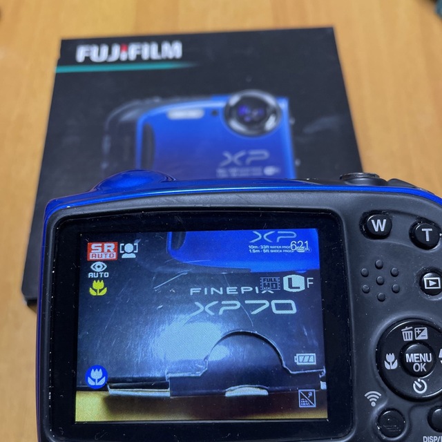 防水　コンパクトデジタルカメラ　FUJIFILM FINEPIX XP70