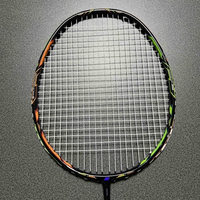 YONEX(ヨネックス)のYONEX バドミントンラケット①デュオラ10  スポーツ/アウトドアのスポーツ/アウトドア その他(バドミントン)の商品写真