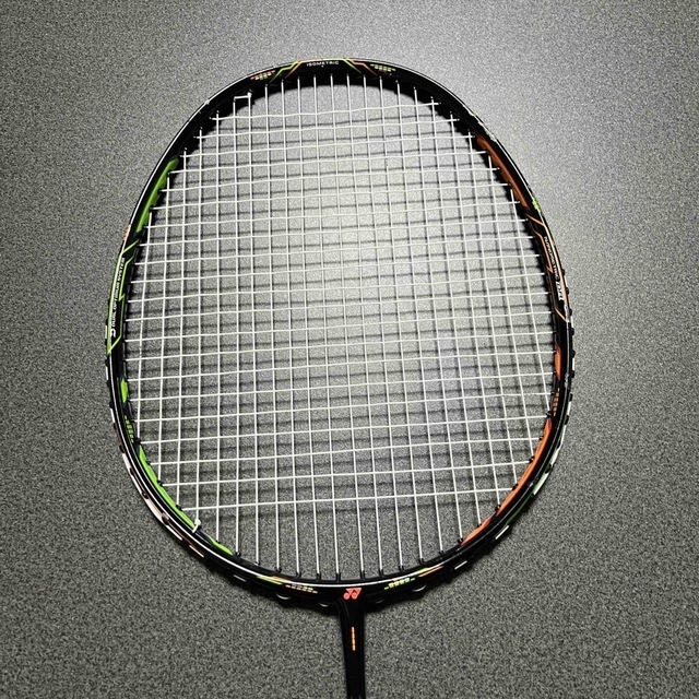 YONEX(ヨネックス)のYONEX バドミントンラケット①デュオラ10  スポーツ/アウトドアのスポーツ/アウトドア その他(バドミントン)の商品写真