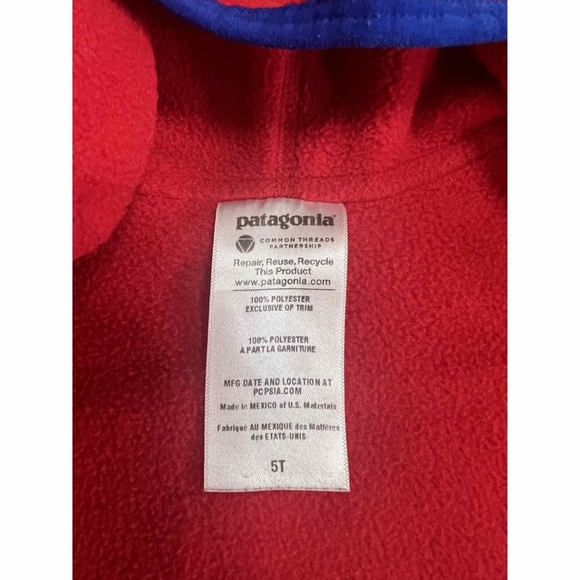 patagonia(パタゴニア)のpatagonia パタゴニアキッズ フリースパーカー 5T 110 120 キッズ/ベビー/マタニティのキッズ服女の子用(90cm~)(ジャケット/上着)の商品写真