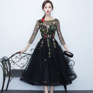 新品です💡 韓国ファッション ドレス 花柄 結婚式 パーティー(ミディアムドレス)