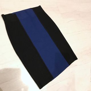 ビーシービージーマックスアズリア(BCBGMAXAZRIA)の安価★新品 BCBGmaxazria タイトひざ丈スカート(ひざ丈スカート)