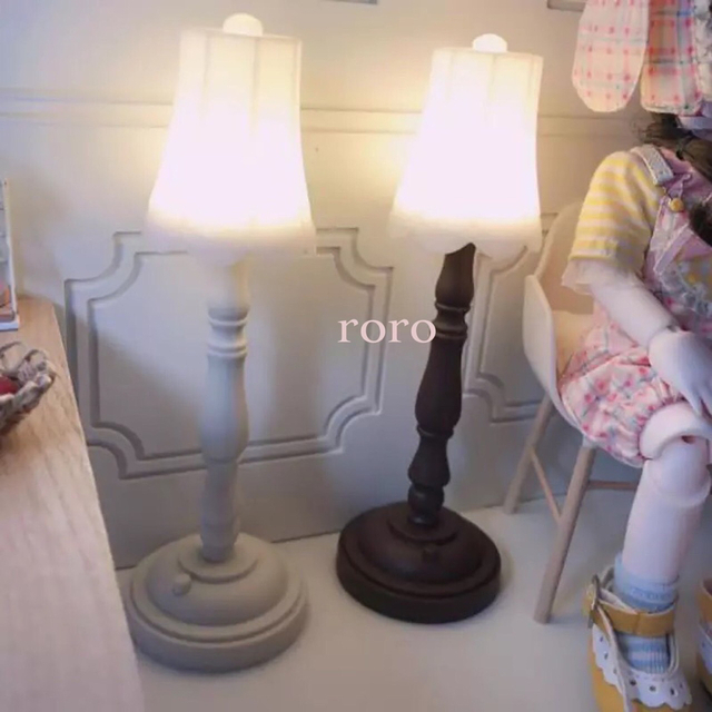 人形家具ミニチュアブライスフロアスタンドライトりかちゃん❤️小物ドールハウス照明 ハンドメイドのおもちゃ(ミニチュア)の商品写真