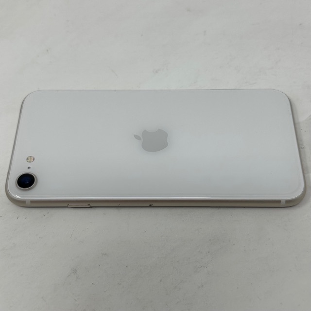 Apple(アップル)の未使用 SIMフリー iPhone SE 3 第3世代 64GB MMYD3J スマホ/家電/カメラのスマートフォン/携帯電話(スマートフォン本体)の商品写真