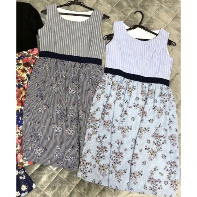 tocco(トッコ)の2点セットtocco closet  ワンピース　ノースリーブ　花柄　ストライプ レディースのワンピース(ひざ丈ワンピース)の商品写真