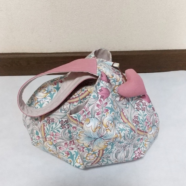 ❮ご専用❯ハンドメイド  まるいバッグ  ウィリアムモリス  ゴールデンリリー ハンドメイドのファッション小物(バッグ)の商品写真