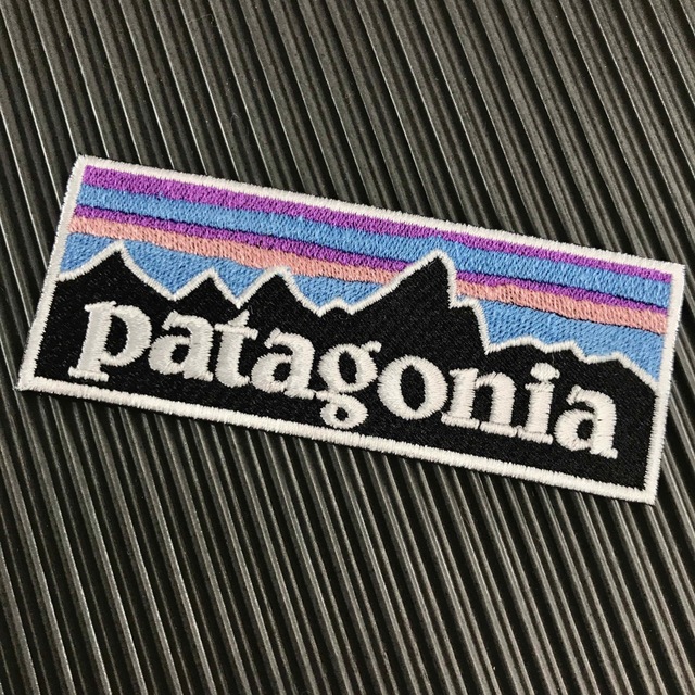 patagonia(パタゴニア)のPATAGONIA パタゴニア フィッツロイ ロゴ アイロンワッペン -45 ハンドメイドの素材/材料(各種パーツ)の商品写真