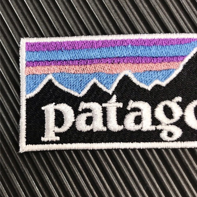 patagonia(パタゴニア)のPATAGONIA パタゴニア フィッツロイ ロゴ アイロンワッペン -45 ハンドメイドの素材/材料(各種パーツ)の商品写真