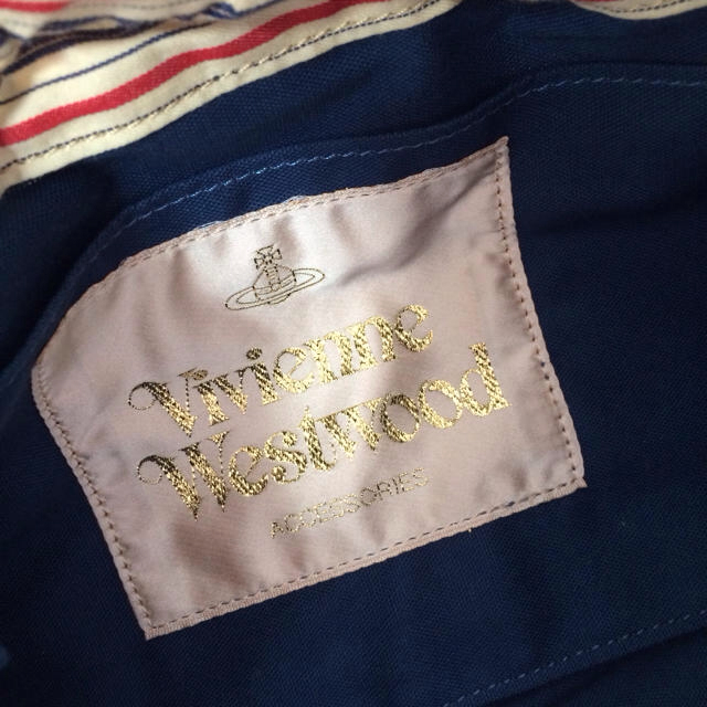 Vivienne Westwood(ヴィヴィアンウエストウッド)の即決価格♡ヴィヴィアンボーダー変形バッグ レディースのバッグ(ハンドバッグ)の商品写真