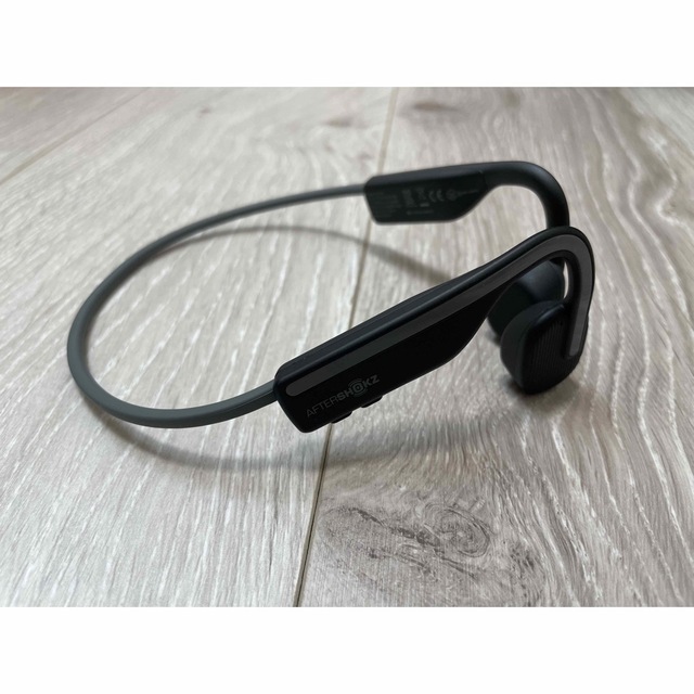 AFTERSHOKZ OPENMOVE SLATE GREY 骨伝導ワイヤレスヘ スマホ/家電/カメラのオーディオ機器(ヘッドフォン/イヤフォン)の商品写真