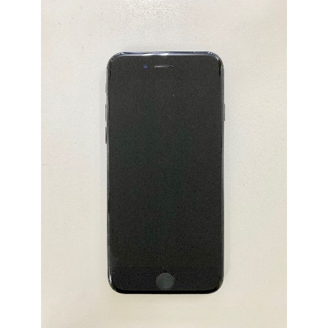 Apple(アップル)のiPhone7  docomo 128GB ジェットブラック 中古 動作良好！ スマホ/家電/カメラのスマートフォン/携帯電話(スマートフォン本体)の商品写真