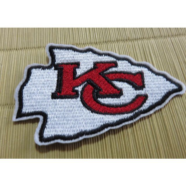 白赤KC激渋NFLカンザスシティ・チーフスChiefs刺繍ワッペン■アメフト観戦 スポーツ/アウトドアのスポーツ/アウトドア その他(アメリカンフットボール)の商品写真