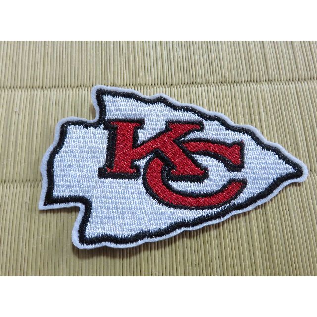 白赤KC激渋NFLカンザスシティ・チーフスChiefs刺繍ワッペン■アメフト観戦 スポーツ/アウトドアのスポーツ/アウトドア その他(アメリカンフットボール)の商品写真