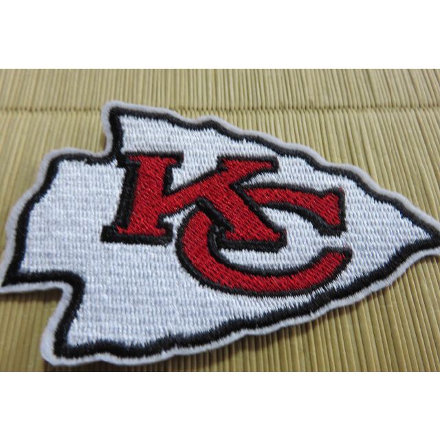 白赤KC激渋NFLカンザスシティ・チーフスChiefs刺繍ワッペン■アメフト観戦 スポーツ/アウトドアのスポーツ/アウトドア その他(アメリカンフットボール)の商品写真