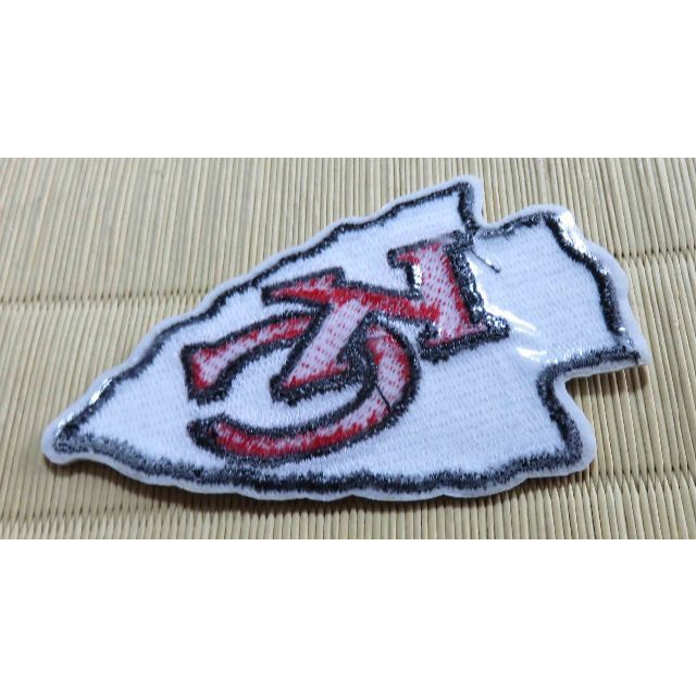 白赤KC激渋NFLカンザスシティ・チーフスChiefs刺繍ワッペン■アメフト観戦 スポーツ/アウトドアのスポーツ/アウトドア その他(アメリカンフットボール)の商品写真