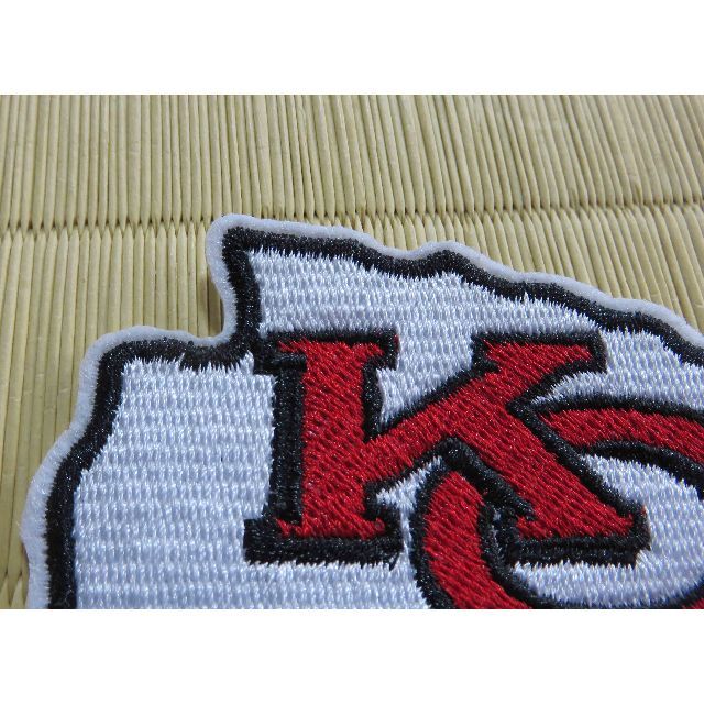 白赤KC激渋NFLカンザスシティ・チーフスChiefs刺繍ワッペン■アメフト観戦 スポーツ/アウトドアのスポーツ/アウトドア その他(アメリカンフットボール)の商品写真