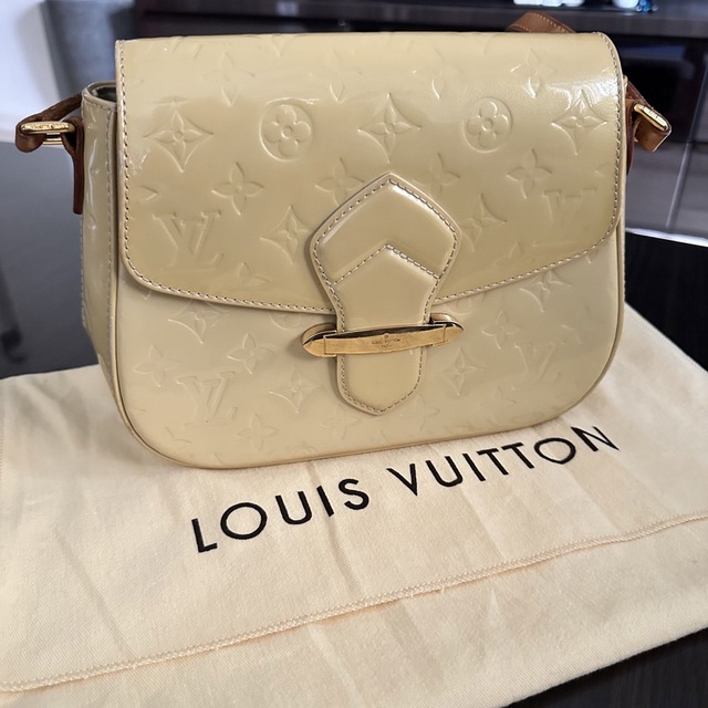 Louis Vuitton 斜めがけバッグ
